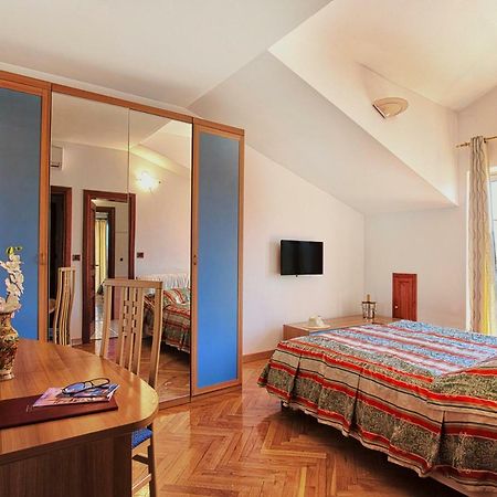 Villa Sveta Eufemija - Bed And Breakfast โรวีน ภายนอก รูปภาพ