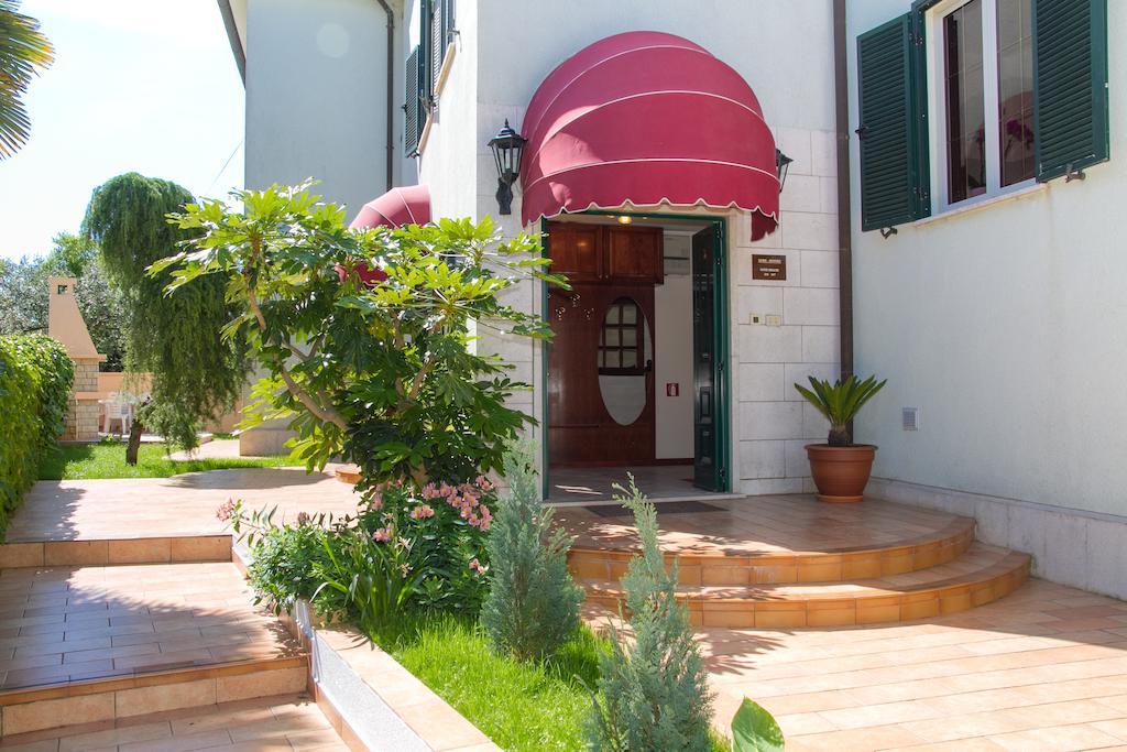 Villa Sveta Eufemija - Bed And Breakfast โรวีน ห้อง รูปภาพ