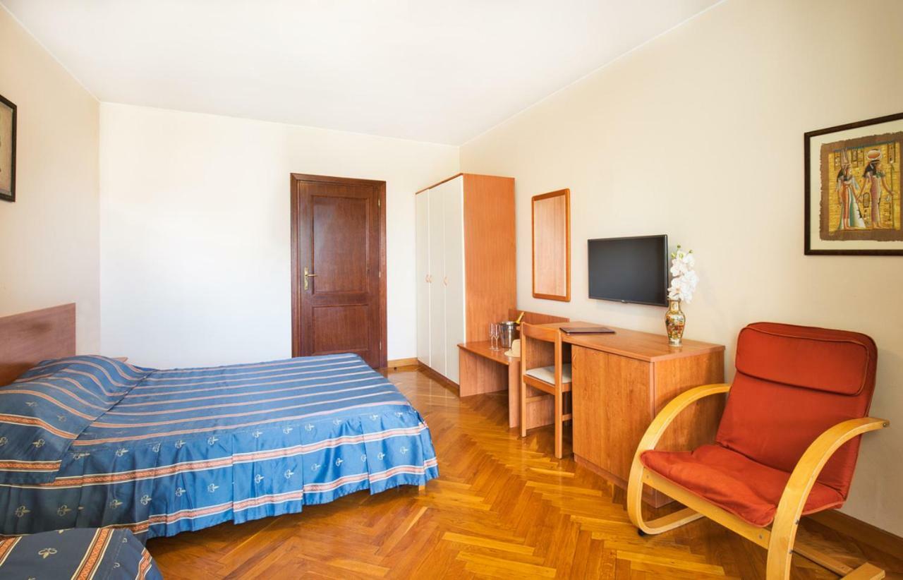 Villa Sveta Eufemija - Bed And Breakfast โรวีน ภายนอก รูปภาพ