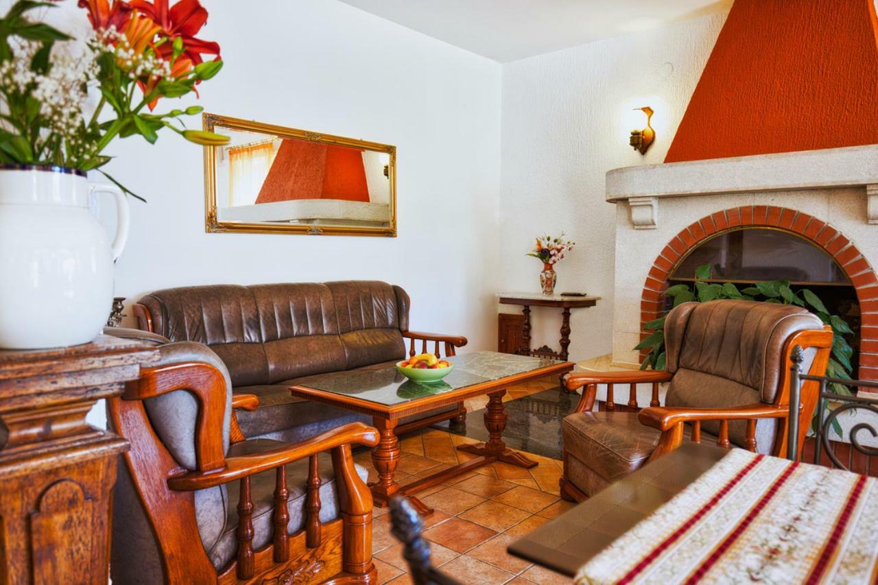 Villa Sveta Eufemija - Bed And Breakfast โรวีน ภายนอก รูปภาพ